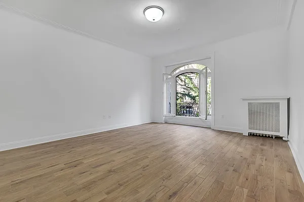 Rented by Cooper & Cooper Real Estate | media 9