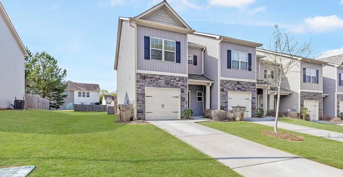 3 bed, 2.5 bath, 1656 sqft, $2,250 — Photo 1