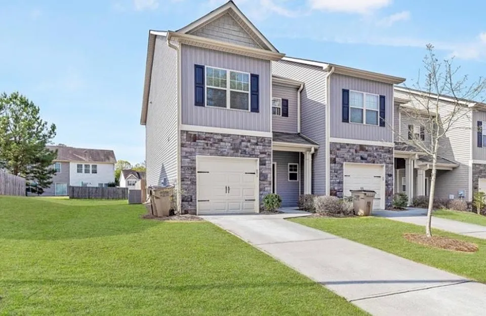 637 Oakside Pl