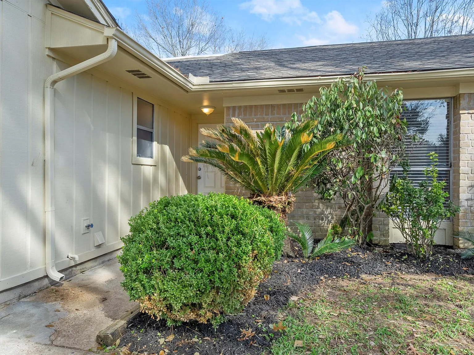 3 bed, 2.5 bath, 1826 sqft, $2,000 — Photo 4