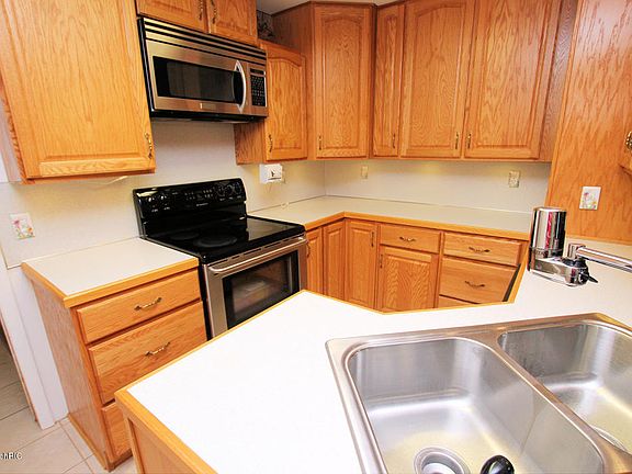 4th image of 1564 E 40th St