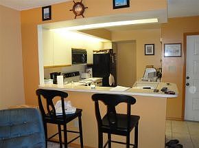 4th image of 1079 Country Club Dr