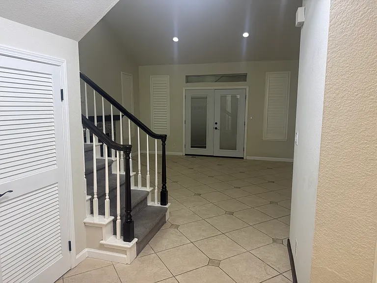 207 Round House Pl — Photo 5