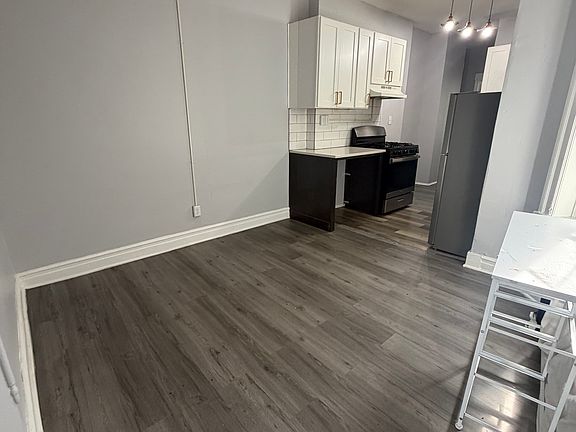 3rd image of 102 Romaine Ave APT 3