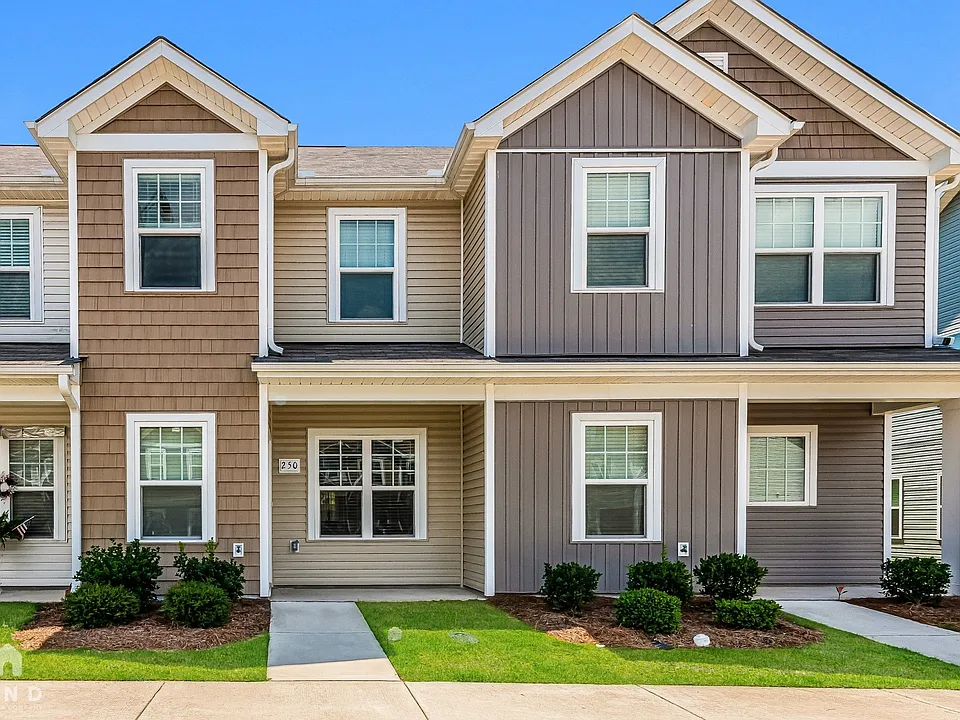 250 Yorktown Ln