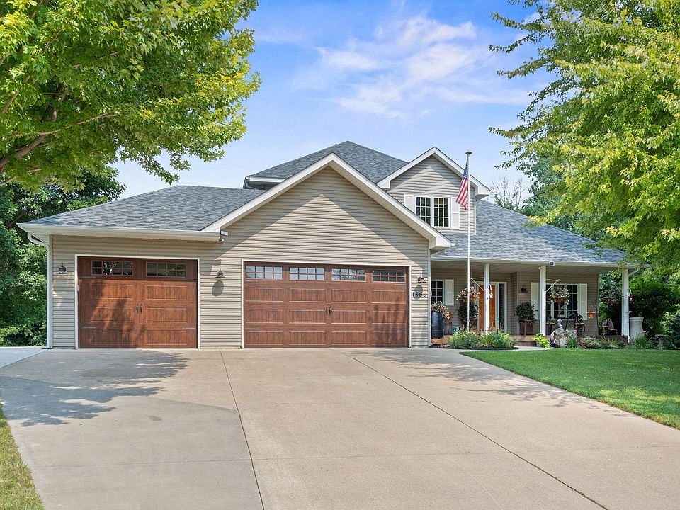 1st image of 1869 White Oak Dr