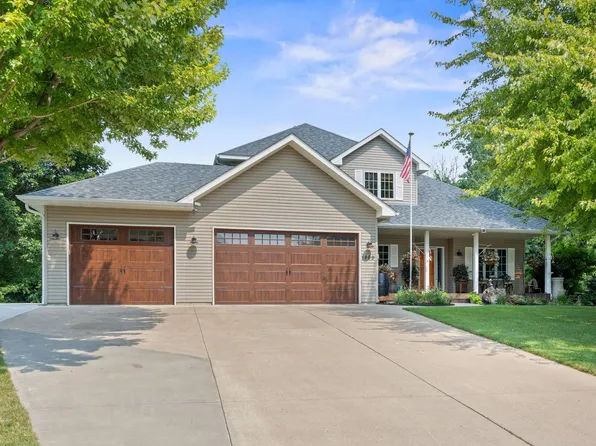 1869 White Oak Dr, Chaska, MN 55318