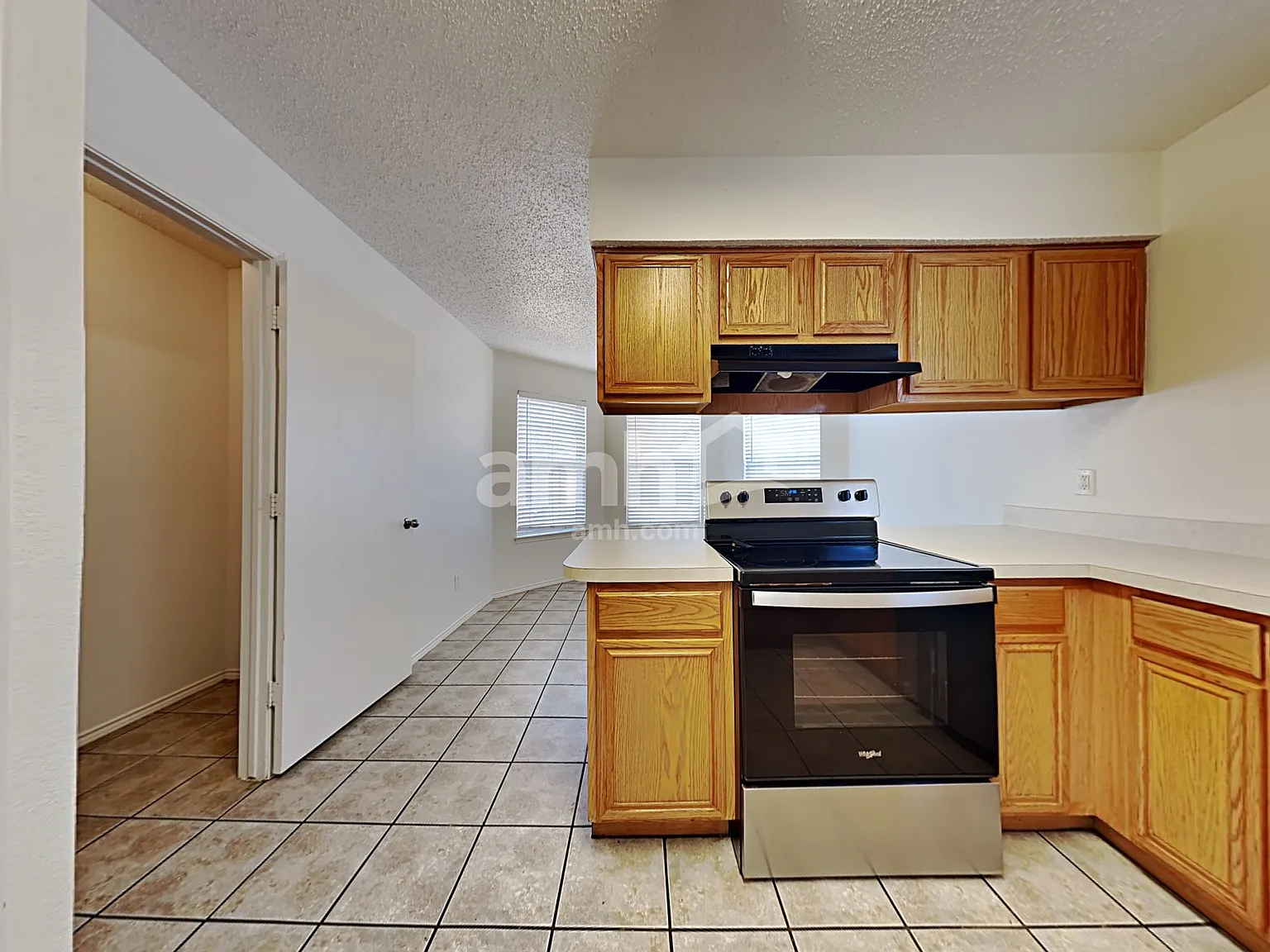 4 bed, 3.0 bath, 1904 sqft, $2,235 — Photo 4