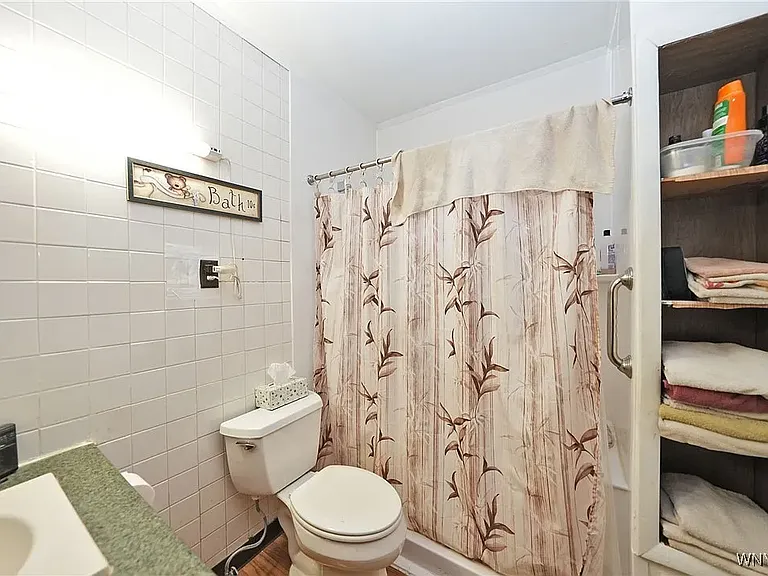 2546 N Forest Rd — Photo 9