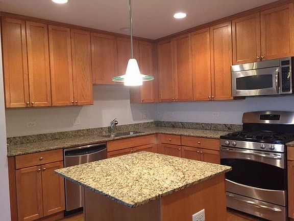 5th image of 2602 W Diversey Ave