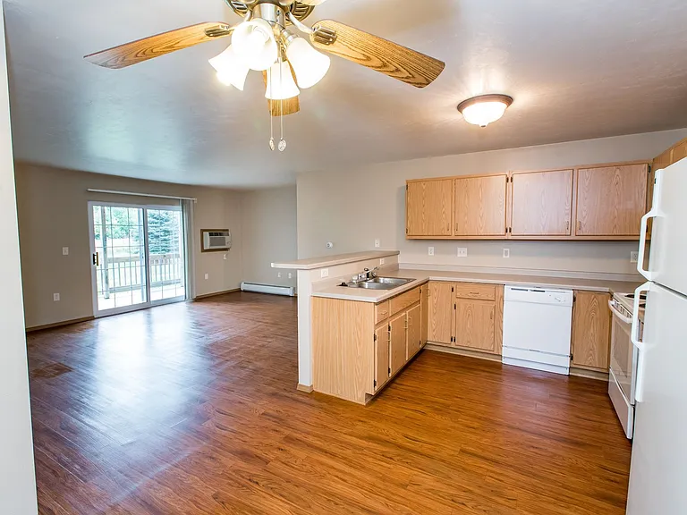 Charlotte Court Apartments — Photo 7