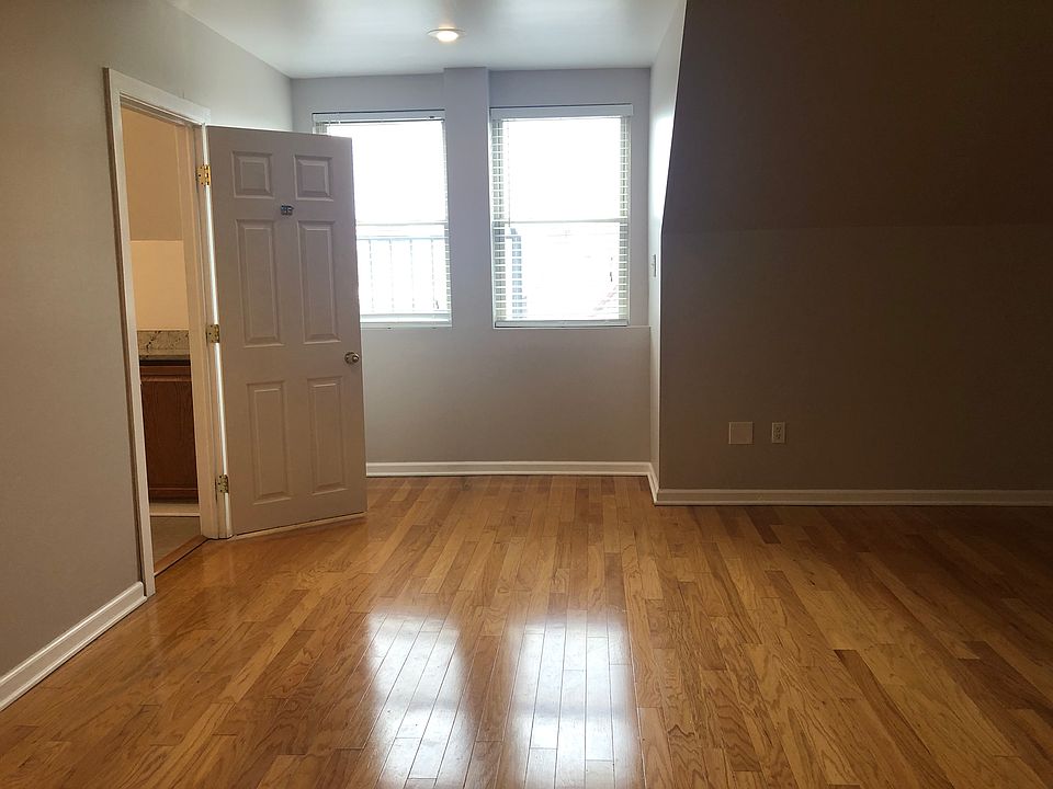 1 of 2 bedrooms