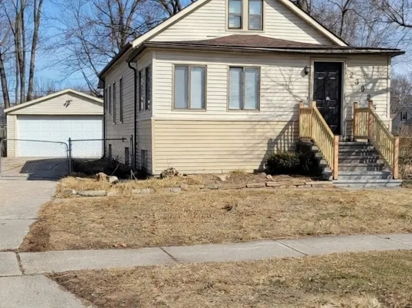 23925 Talbot St, Saint Clair Shores, MI 48082