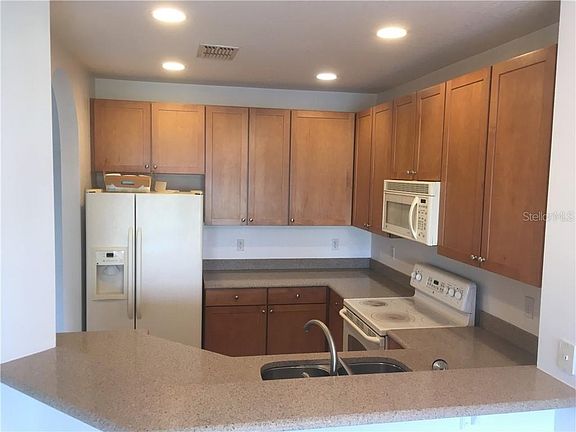 3rd image of 10719 Savannah Wood Dr #212