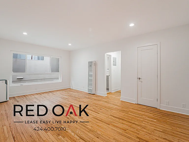 120 S Oxford Ave #8 — Photo 2