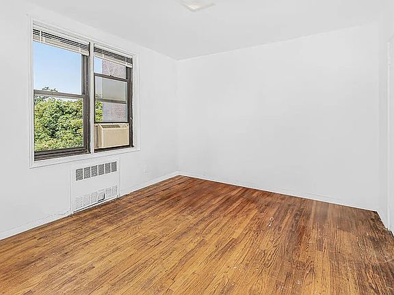 4th image of 2550 Independence Ave APT 6W