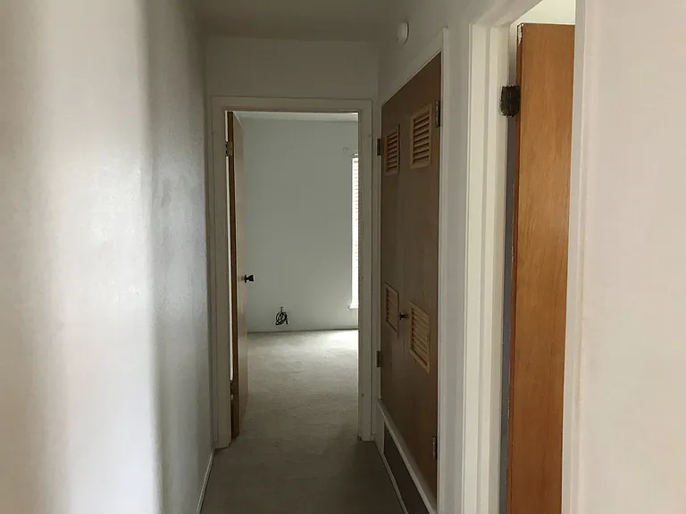 5225 Hunters Cir — Photo 12