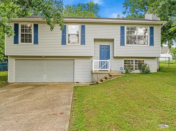 2180 Gregory Dr, Pacific, MO 63069