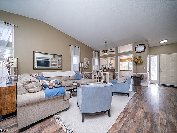 4th image of 5483 Walton Heath Ave