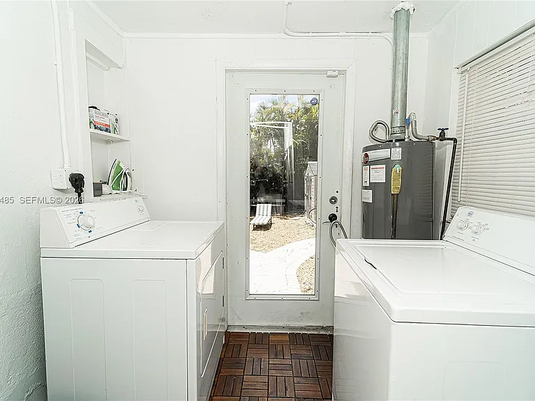 626 NE 4th Ct — Photo 22