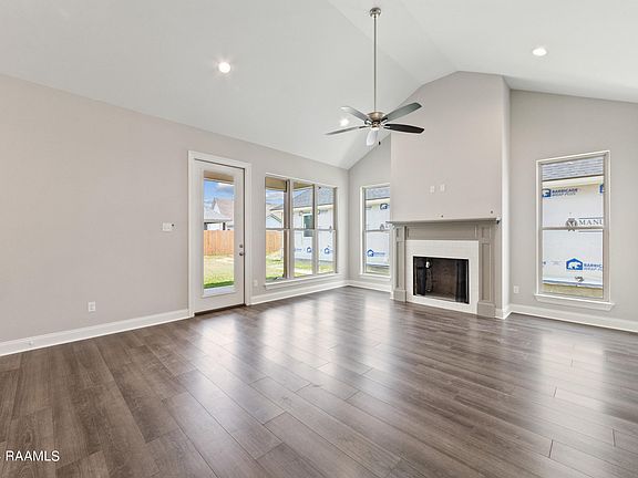 2nd image of 210 Bennington Ln