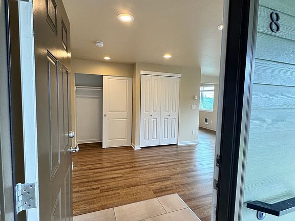 3rd image of 3318 S Chandler St #5