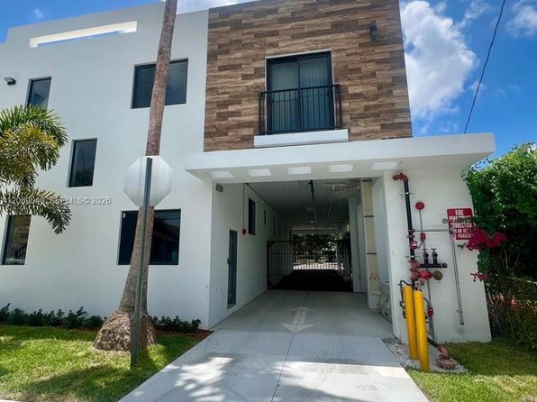 1860 NW 19th St #102