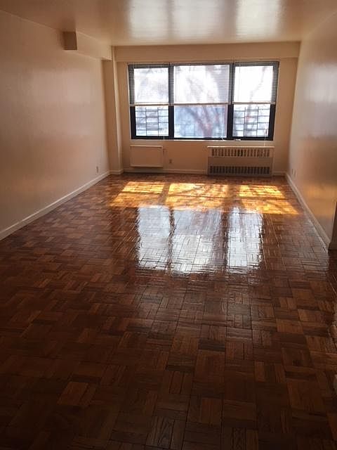 1st image of 16633 89th Ave APT 3B