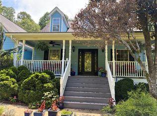 1555 Maple Ridge Dr, Loganville, GA 30052