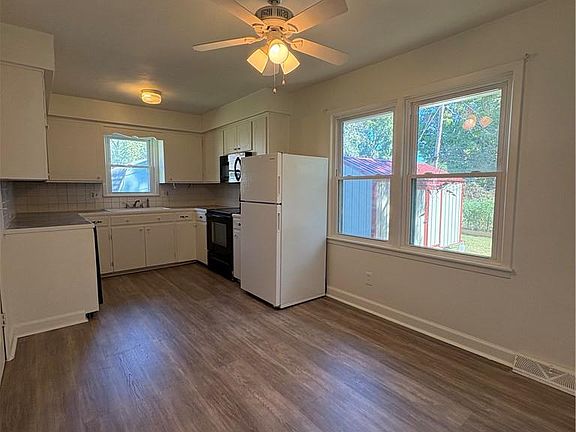 5th image of 303 E Truman Ave