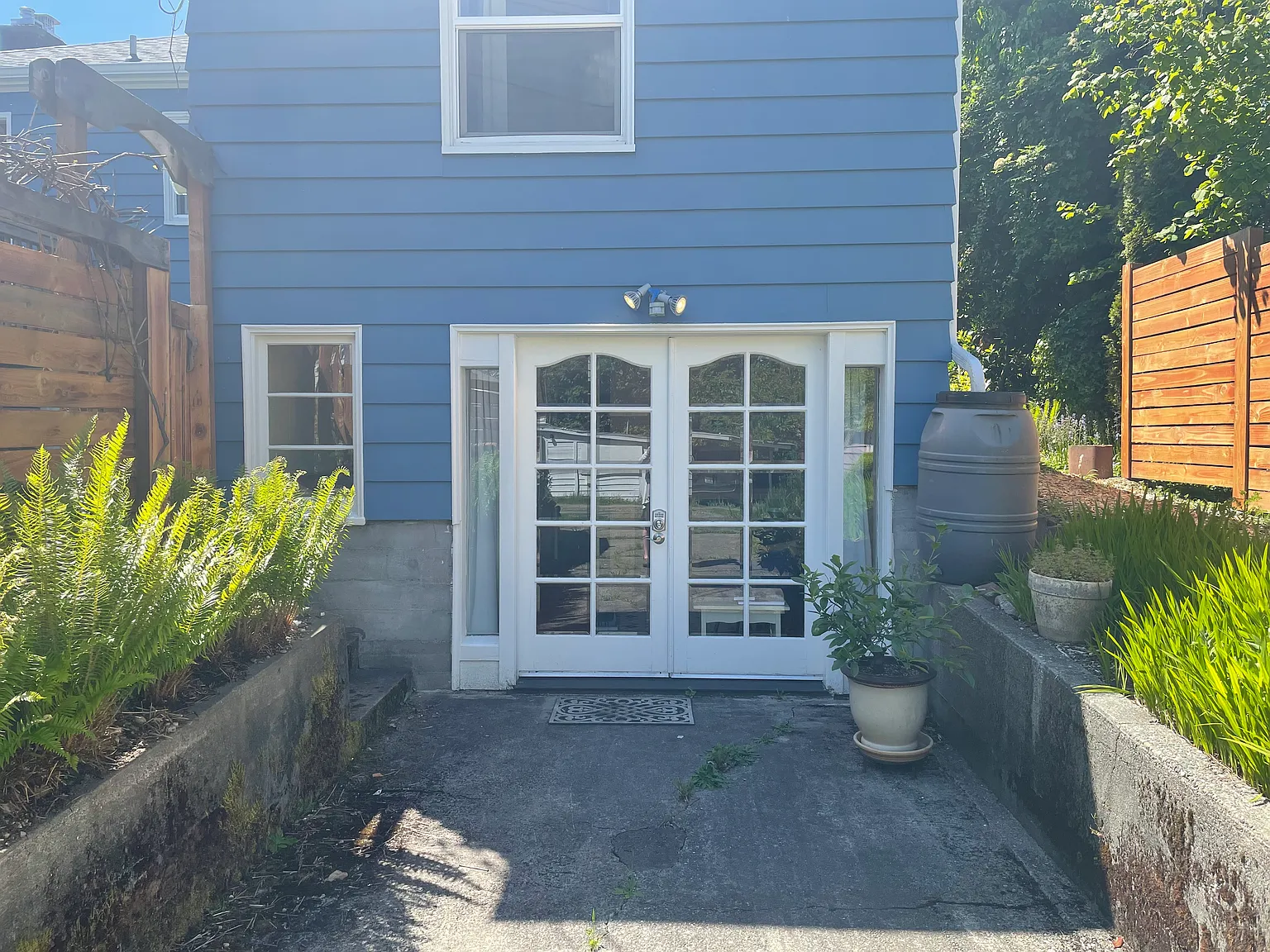 1 bed, 400 sqft, $1,100 — Photo 1