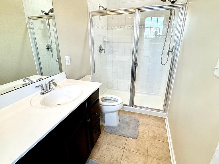 163 Moul Ave - Owner En-Suite Bathroom