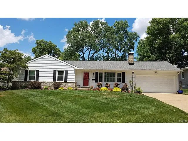 409 Honeysuckle Ln photo 1