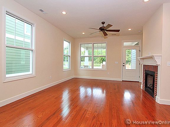 4th image of 2977 Walden Blvd