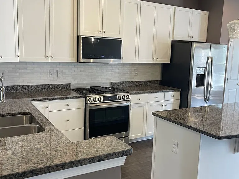 331 S Parkway Dr — Photo 35