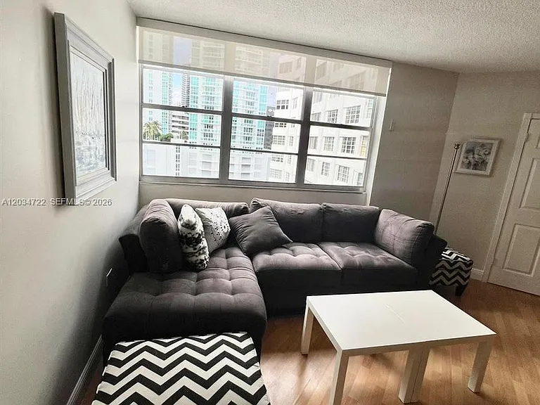 905 Brickell Bay Dr #1422 — Photo 18
