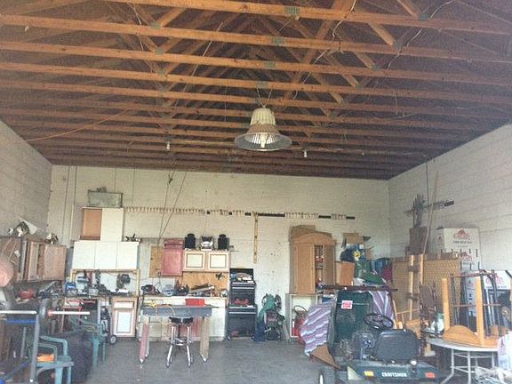 5th image of 1015 Dayton St