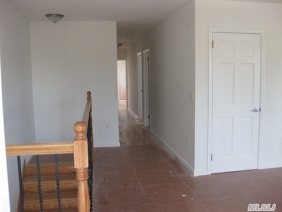 4th image of 5106 Ireland St