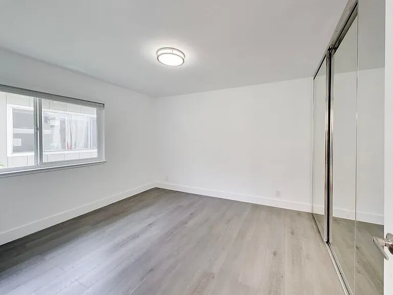 319 Poplar Ave #5 — Photo 23