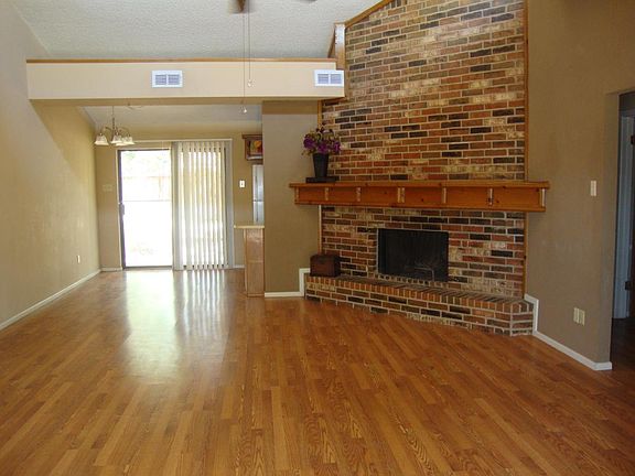 Living open to dining & kitchen