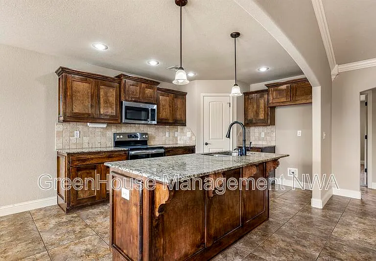 2907 Tanglewood Ave — Photo 6