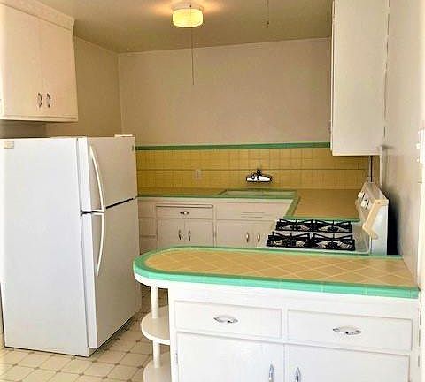 3rd image of 1125 Laguna Ave #6