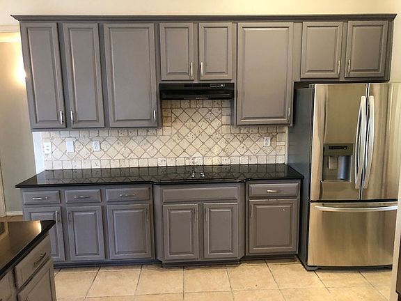 2nd image of 600 Bel Air Dr