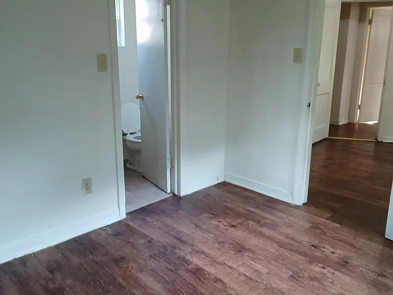 Bedroom & bathroom