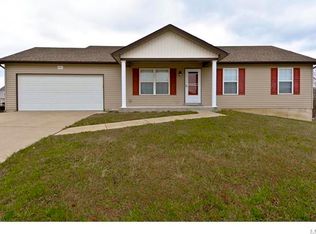 2185 Paige Marie Dr, Warrenton, MO 63383