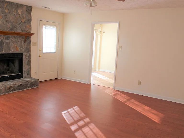 7805 Gallant Ridge Dr — Photo 9