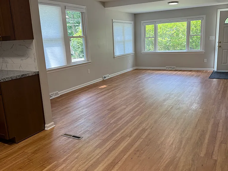 18 Abbott Dr — Photo 21