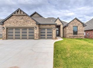 11725 SW 24th St, Yukon, OK 73099