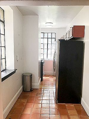 5th image of 72 Barrow St APT 1B