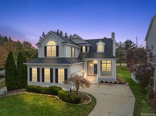 1143 Fountain View Ln, Oxford, MI